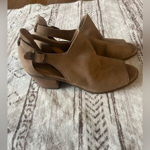 Lucky brand peep toe leather buckle booties size 9